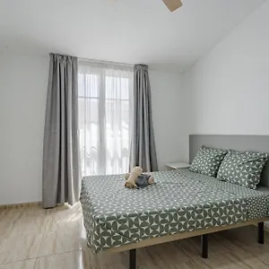 https://hostel-el-trebol-aeropuerto-sur.tenerifehoteles.net
